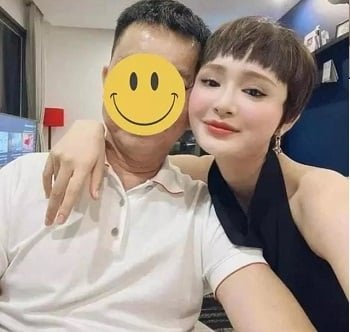 นักร้อง Hien Ho และคนรวยเชิญในคลิปร้อน