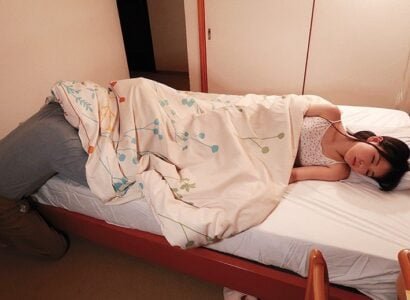 หลานสาวของวัยแรกรุ่นรักเด็ก ๆ ข่มขืนเขา