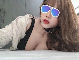 คลิปเพศที่ไม่เป็นที่นิยมของ Dinh Thi Huyen และคนรักของเธอ