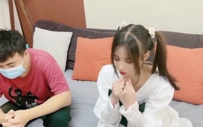 หนังโป๊น้องสาวของน้องสาวช่วยให้พี่ชายของเขาเอาชนะความเจ็บปวดจากความรัก