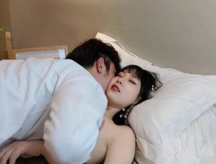 สาวสวยถูกหลอกเข้าไปในโรงแรมเพื่อวิ่งน้ำ