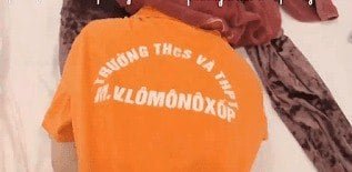 นักเรียนหญิง Lomonoxop มีประสบการณ์เรื่องเพศร้อนโดยไม่มีปก