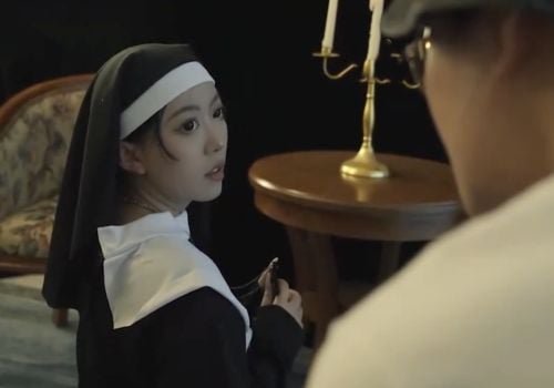 อาจารย์ผู้สอนเงินทำลายชีวิตของนักเรียนหลังจากการรวมตัวกัน 10 ปี