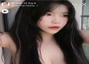 Tu Linh บนสระว่ายน้ำร้อน